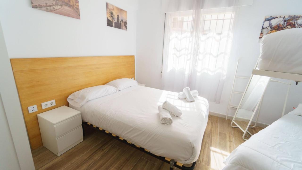 Rentalsevilla Espacioso Y Acogegor Apartamento De 3 *