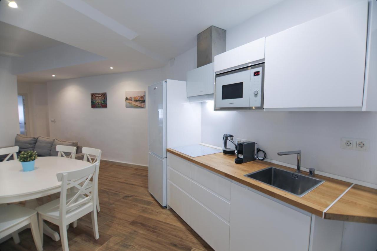 Rentalsevilla Espacioso Y Acogegor Apartamento De 3 Appartement