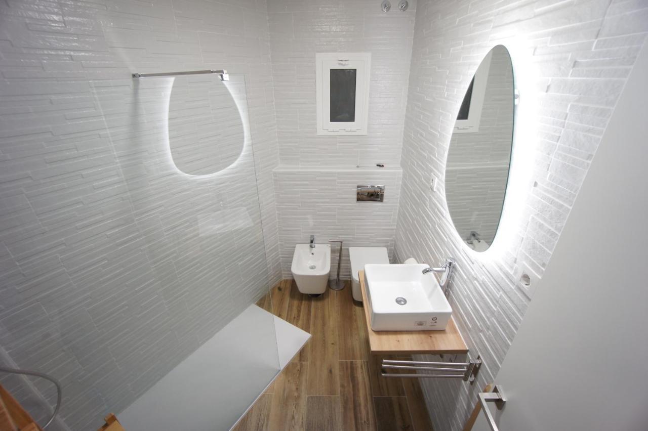Rentalsevilla Espacioso Y Acogegor Apartamento De 3 Appartement *