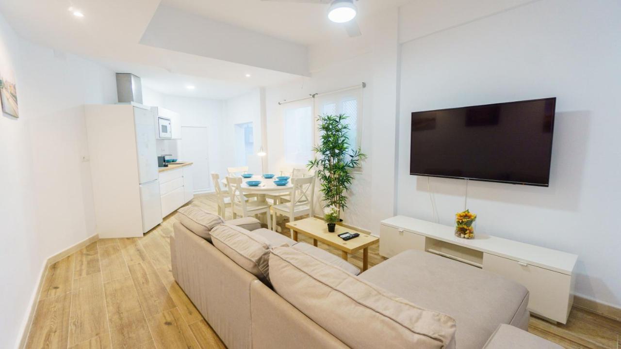 Rentalsevilla Espacioso Y Acogegor Apartamento De 3 *